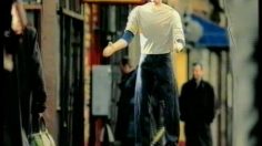 poster-10924-levi-s-twisted-engineered-poupees-gonflables-236x132