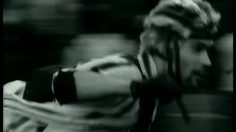 poster-11252-mercedes-benz-classe-a-the-skater-236x132