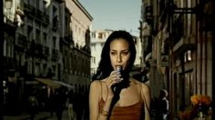 poster-11366-bounty-barre-chocolatee-cheveux-au-vent-236x132