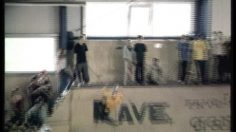 poster-11907-dresdner-bank-chute-de-skate-236x132