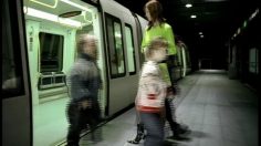 poster-1230-bianco-footwear-the-stiletto-effect-236x132