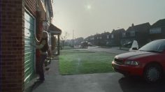 poster-12641-nuts-magazine-presse-masculine-garage-door-236x132