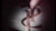 poster-13370-yves-saint-laurent-opium-la-voleuse-de-parfum-236x132