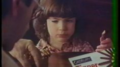 poster-13627-cadbury-finger-pas-beaucoup-236x132