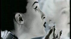 poster-14264-jean-paul-gaultier-a-table-236x132