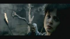 poster-15233-orange-mena-suvari-236x132