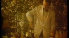 poster-1575-orangina-serveur-secoue-236x132