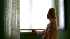 poster-16036-kiinteistomaailma-home-realtors-curtains-236x132