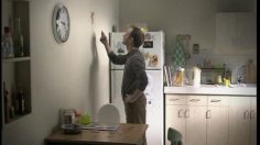 poster-16041-nikol-magic-sponge-cleaning-the-wall-236x132