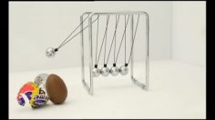 poster-16356-cadbury-cadbury-s-creme-egg-le-pendule-236x132