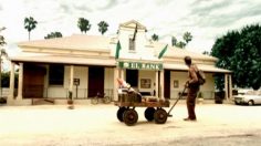 poster-16768-bajaj-pulsar-220-dts-i-senor-jack-the-world-s-fastest-indian-236x132