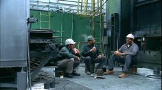 poster-16910-hungry-man-classic-fried-chicken-tickle-fight-236x132