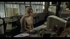 poster-16998-careerbuilder-com-queen-of-hearts-236x132