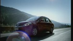 poster-17886-nissan-tiida-the-puppy-236x132