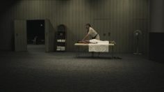 poster-18244-fresh-up-masseuse-236x132