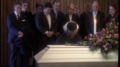 poster-18593-tages-anzeiger-nico-l-enterrement-236x132