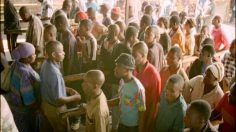 poster-19772-orange-airball-236x132