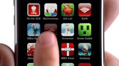 poster-20018-apple-iphone-3gs-12-apps-of-christmas-236x132