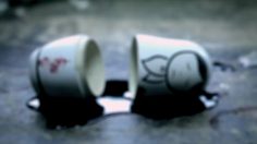 poster-20327-amnesty-international-amnesty-frrussie-les-poupees-russes-ensanglantees-236x132