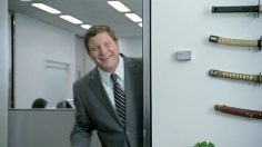 poster-20386-land-rover-the-2010-lr4-sword-collector-236x132