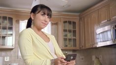 poster-20438-lg-mobile-phone-misuse-awareness-cat-fight-236x132