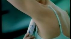 poster-2112-veet-deodorant-la-routine-236x132