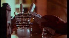 poster-2150-tres-pres-fluor-double-effet-le-truand-236x132