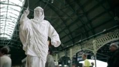 poster-22065-mcdonald-s-loose-change-menu-statue-236x132