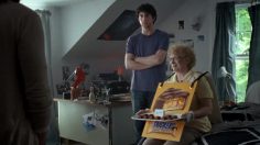 poster-22325-snickers-peanut-butter-sample-lady-236x132