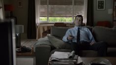 poster-22486-axa-prevention-un-homme-se-prend-un-coup-de-vieux-chez-lui-236x132