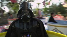 poster-22532-disneyland-darth-vader-goes-back-to-disneyland-236x132