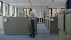 poster-22575-voyages-sncf-com-tongs-236x132