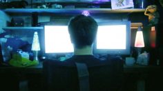 poster-22597-microsoft-internet-explorer-do-you-know-this-guy-236x132