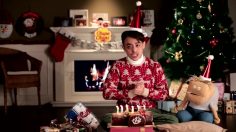 poster-22621-chupa-chups-sucks-to-be-born-at-christmas-236x132