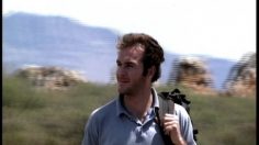 poster-239-land-rover-4x4-plante-dans-le-desert-236x132