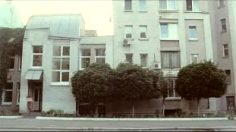 poster-24376-orange-boxhead-girl-236x132