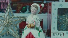 poster-24547-netflix-holiday-tree-topper-236x132