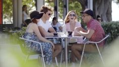 poster-24551-queensland-government-protection-solaire-say-hello-to-sun-mum-236x132