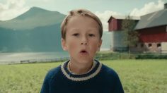 poster-24850-wilderoe-airlines-grandpa-s-magic-trick-236x132