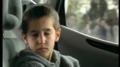 poster-2514-mercedes-benz-mercedes-classe-a-a-class-je-t-aime-moi-non-plus-236x132