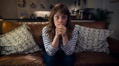 poster-25219-tender-anti-violence-conjugale-woman-s-reaction-to-england-world-cup-knockout-236x132