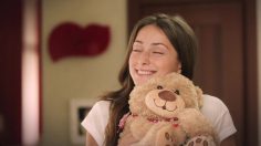 poster-25584-nestle-chocolate-with-almonds-and-waffles-bear-236x132