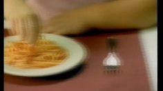 poster-3704-ragu-pasta-sauce-girl-236x132