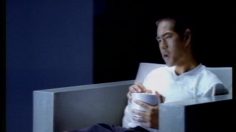 poster-399-converse-jack-purcell-devant-la-television-236x132