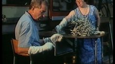 poster-4407-anti-exclusion-insertion-des-personnes-handicapees-travail-a-l-usine-236x132