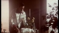 poster-4413-dim-soutien-gorge-le-maitre-hotelier-embarrasse-236x132