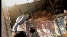 poster-5565-micromania-la-tete-dans-le-poteau-236x132