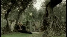 poster-578-visionlab-apple-236x132