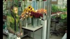 poster-5994-cetelem-l-homme-gazon-a-des-chenilles-sous-les-aisselles-236x132