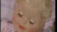 poster-7272-mattel-bebe-magique-poupee-236x132